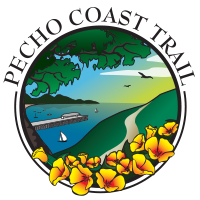 логотип печо с тропой на побережье